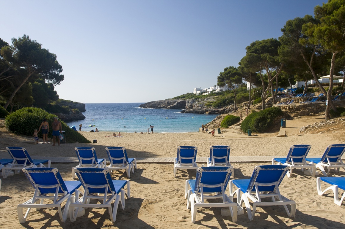 'Cala D'Or hotel beach in Majorca' - Majorka